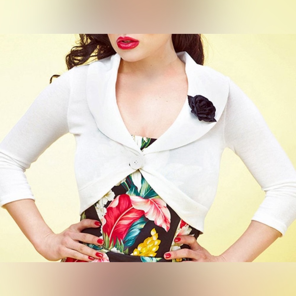 Rock steady crop sweater large